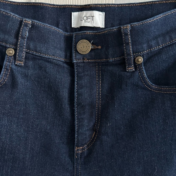 Loft Outlet Dark Wash Modern Skinny Jean. Size 6 - Picture 4 of 5